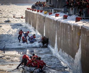 Course de canot à glace, carnaval de Québec - photo d'action